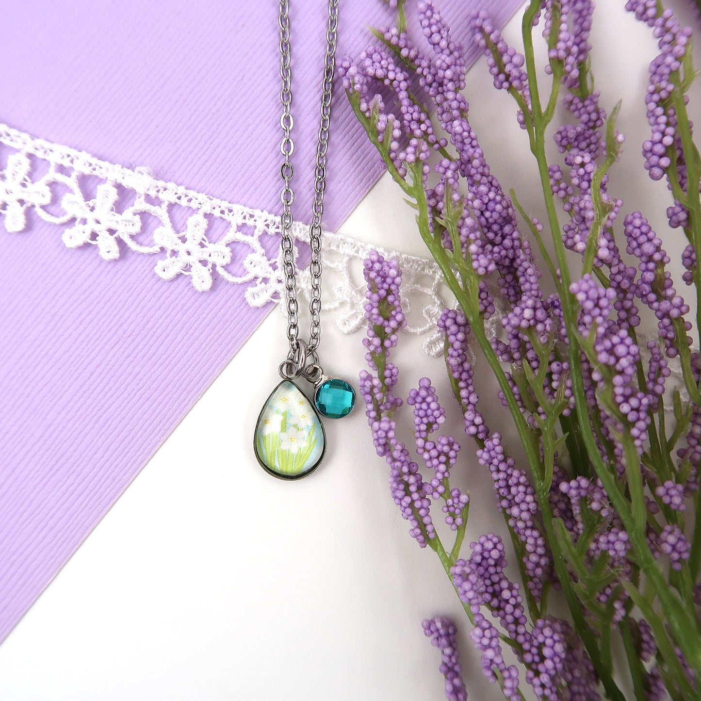 December Birth Flower Necklace - Paperwhites