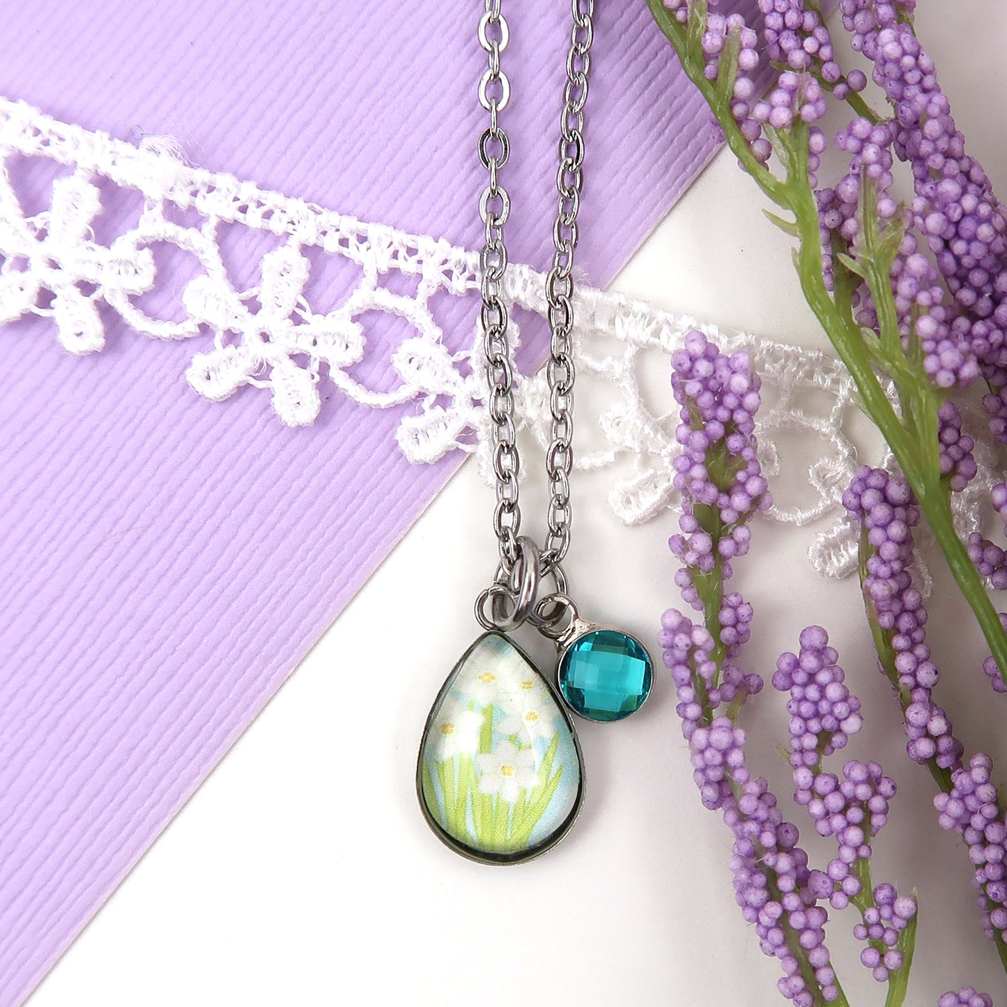 December Birth Flower Necklace - Paperwhites