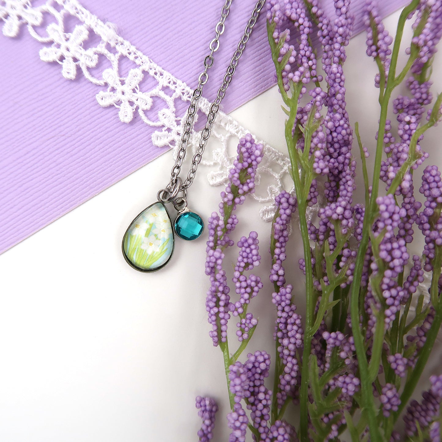 December Birth Flower Necklace - Paperwhites