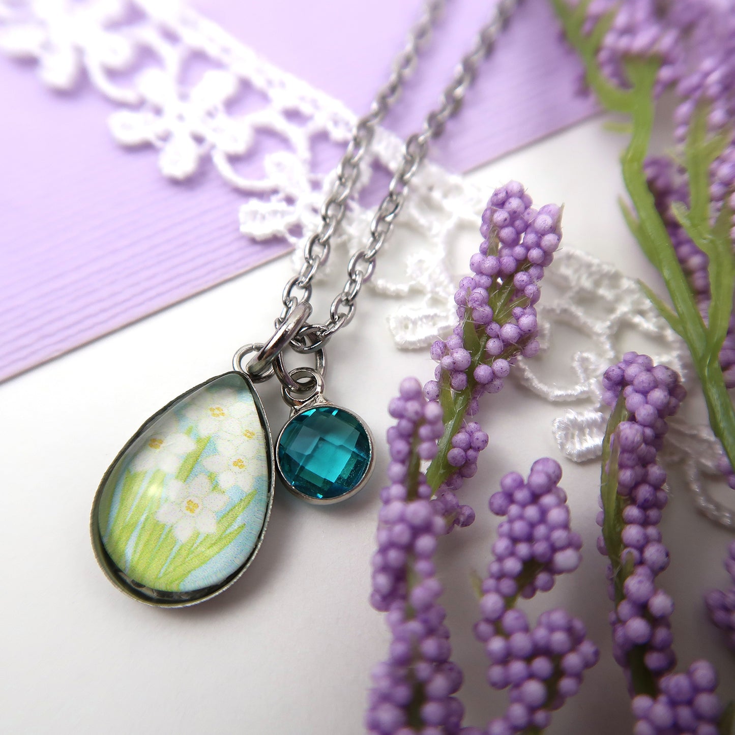 December Birth Flower Necklace - Paperwhites