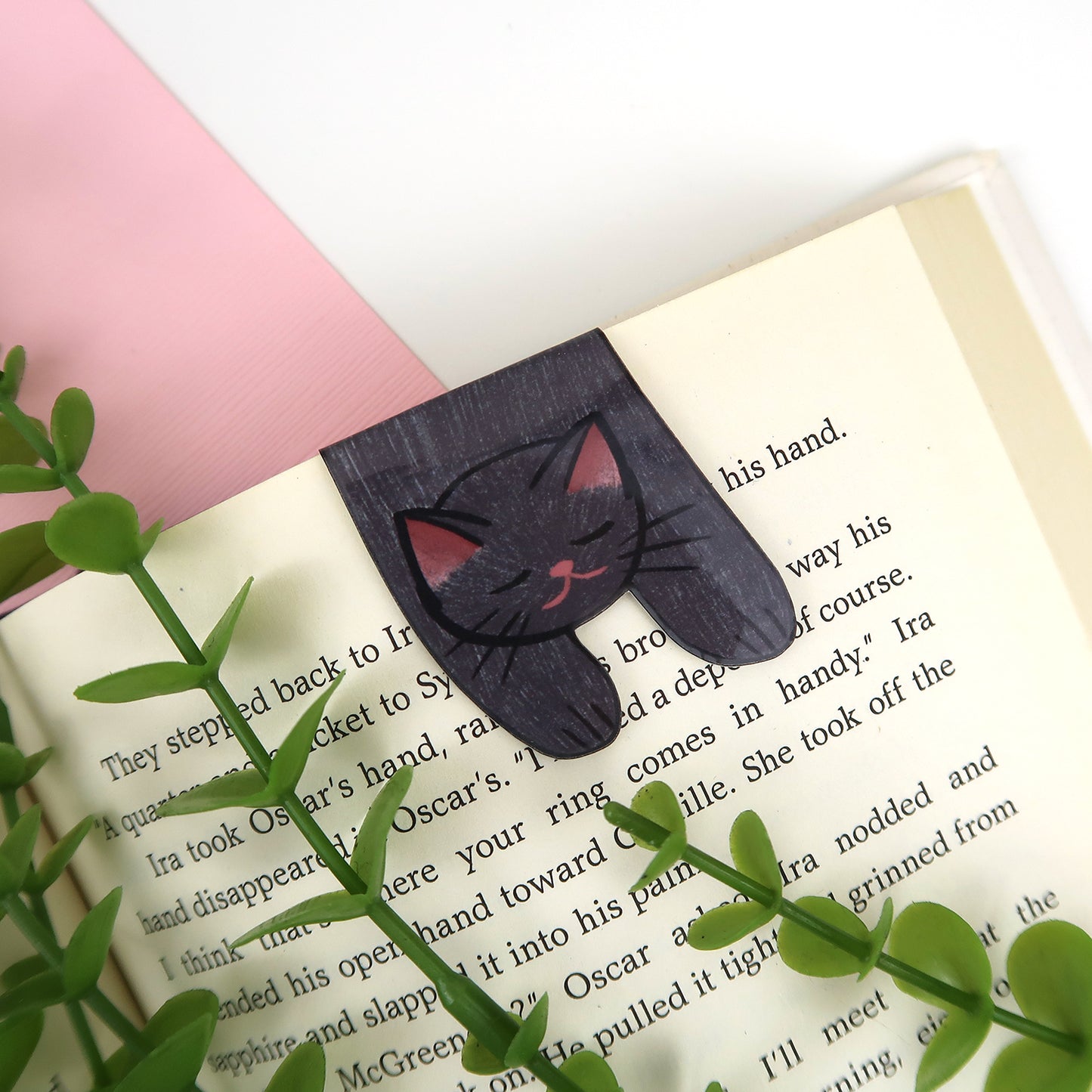 Black Cat Foldover - Magnetic Bookmark