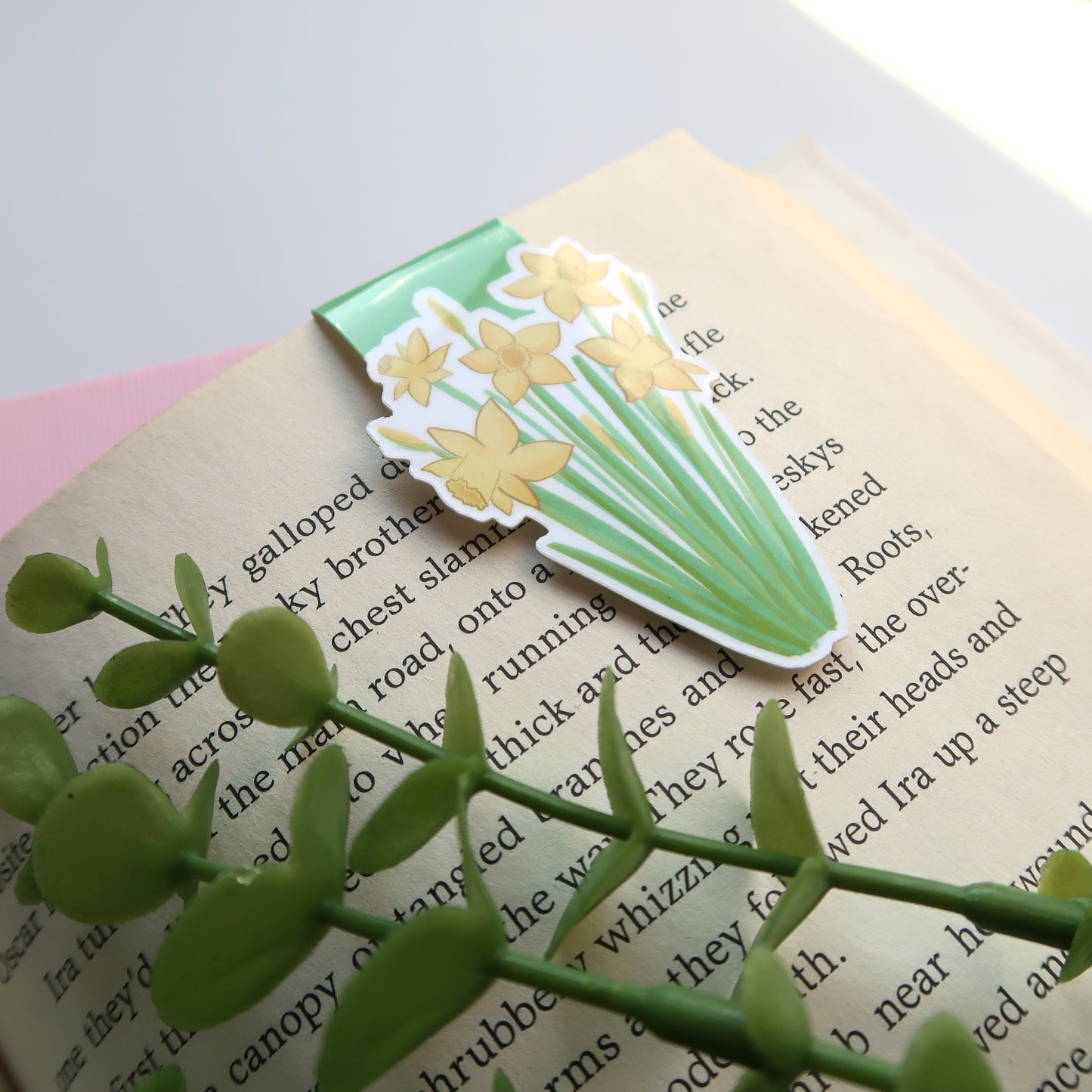 Daffodil Flowers - Magnetic Bookmark