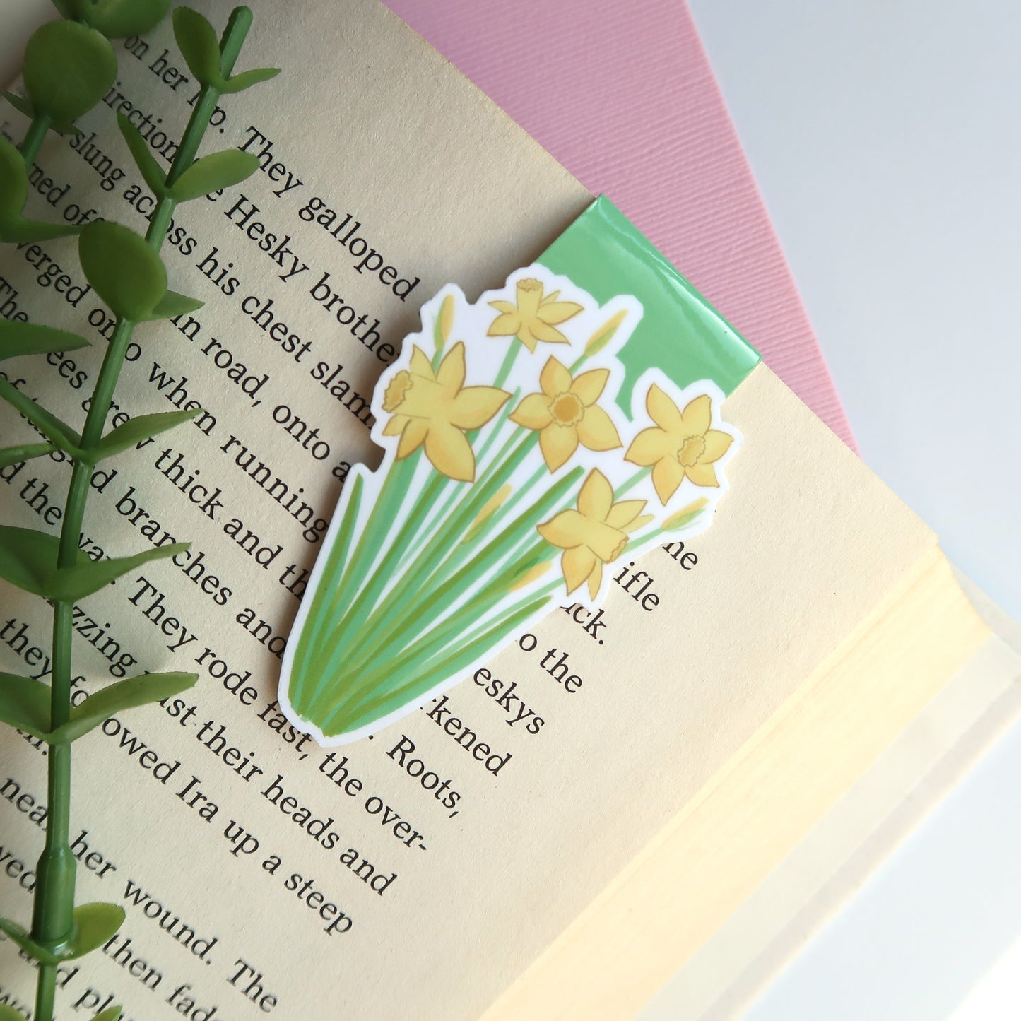 Daffodil Flowers - Magnetic Bookmark