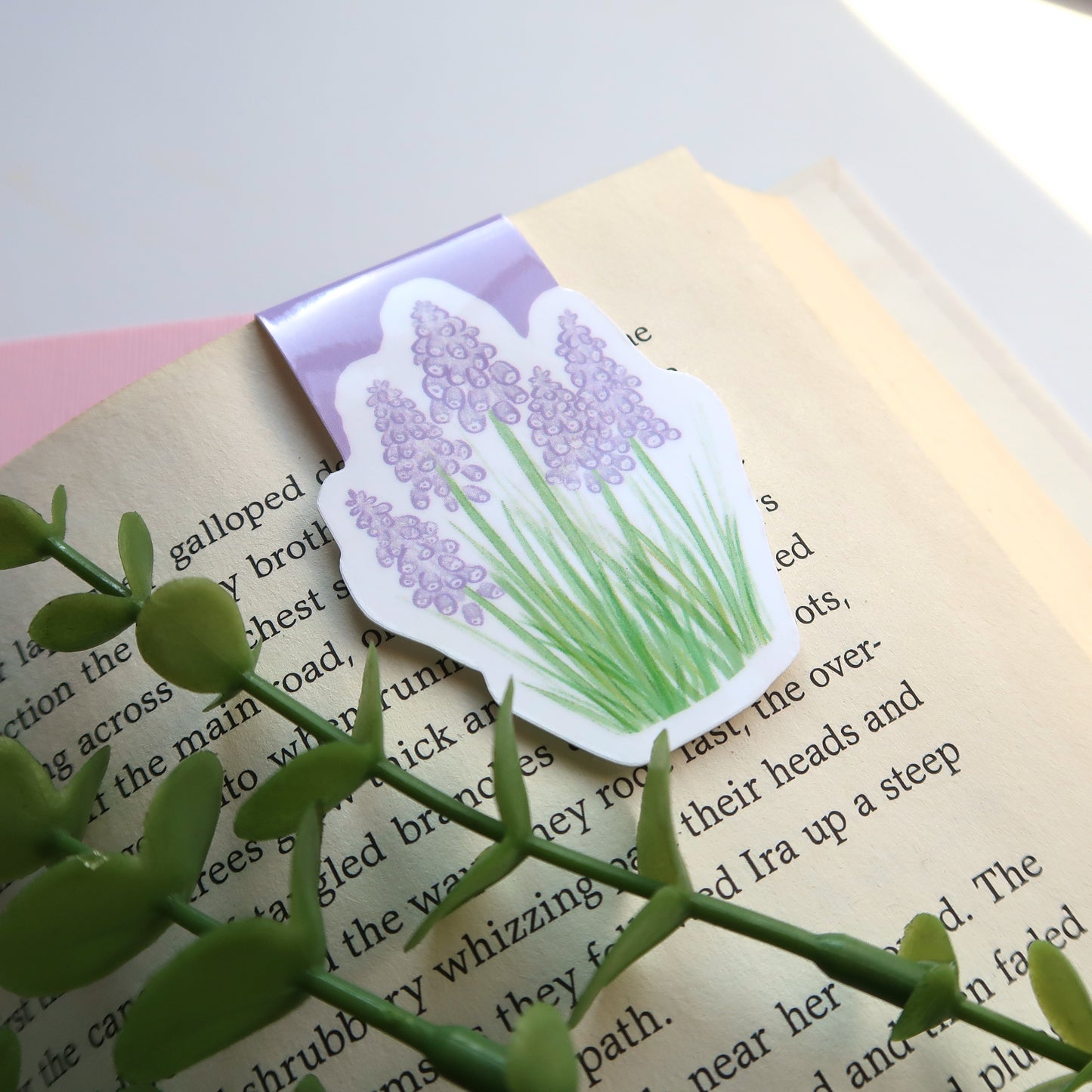 Grape Hyacinth Flowers - Magnetic Bookmark