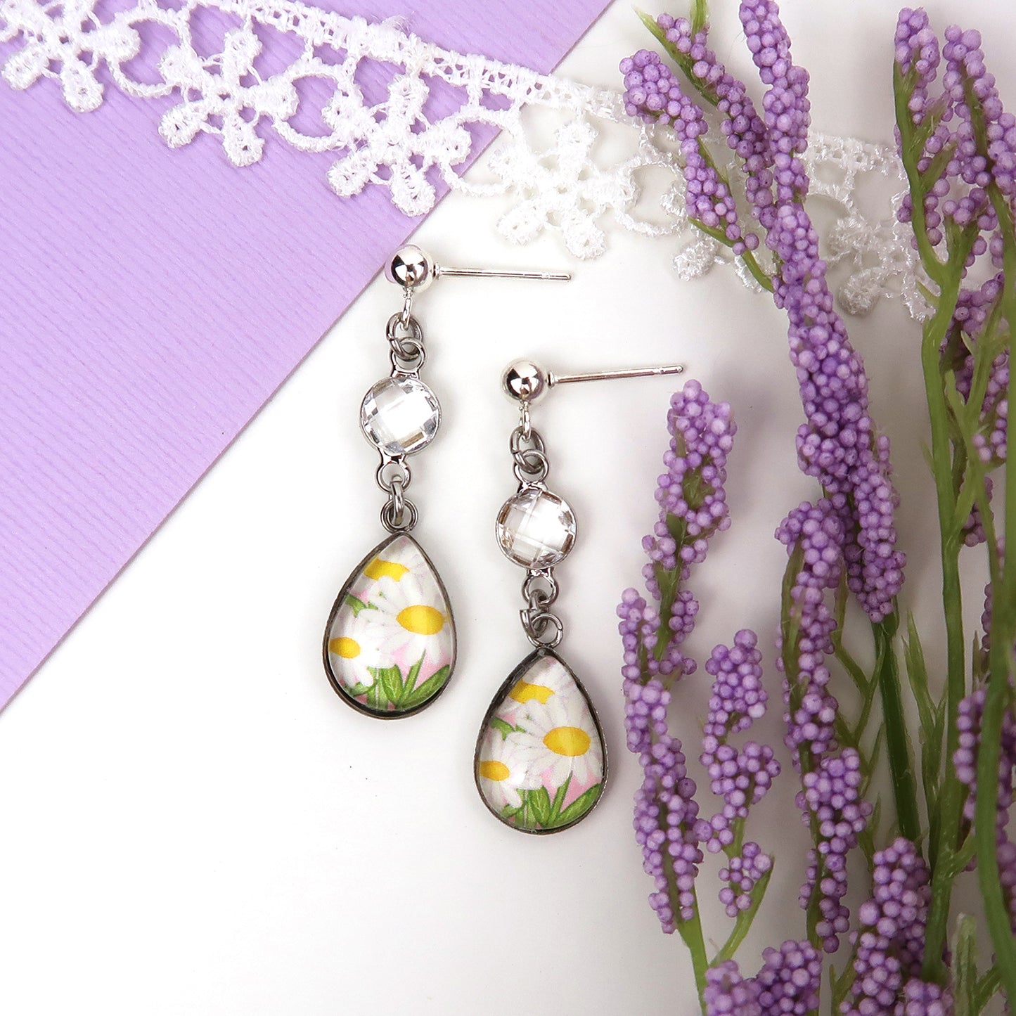 April Birth Flower Earrings - Daisies